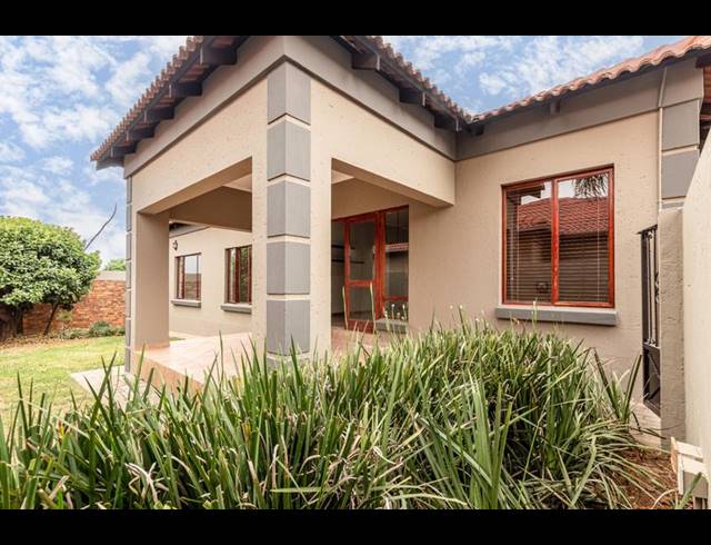 3 BEDROOM HOUSE FOR SALE IN RUIMSIG